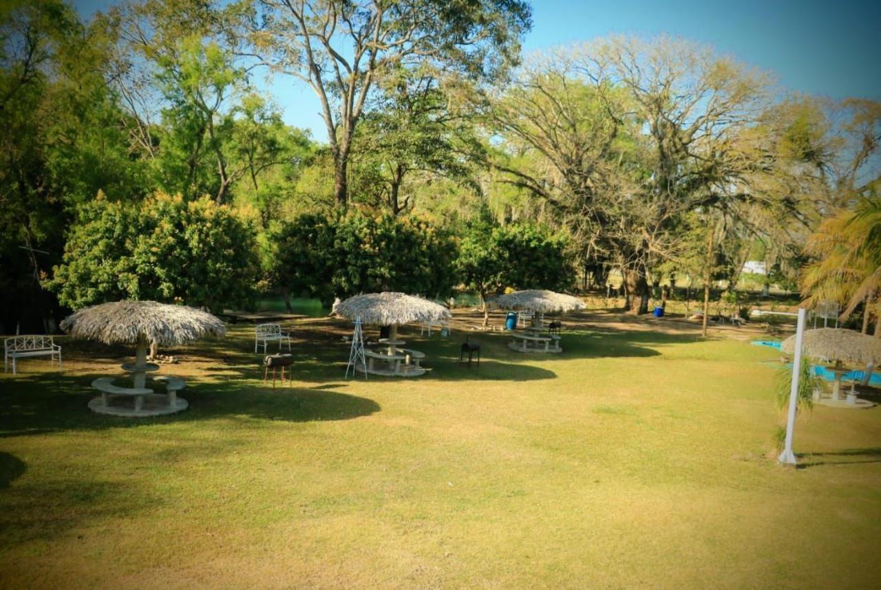 Hotel Y Restaurante El Texano Tamasopo Bagian luar foto