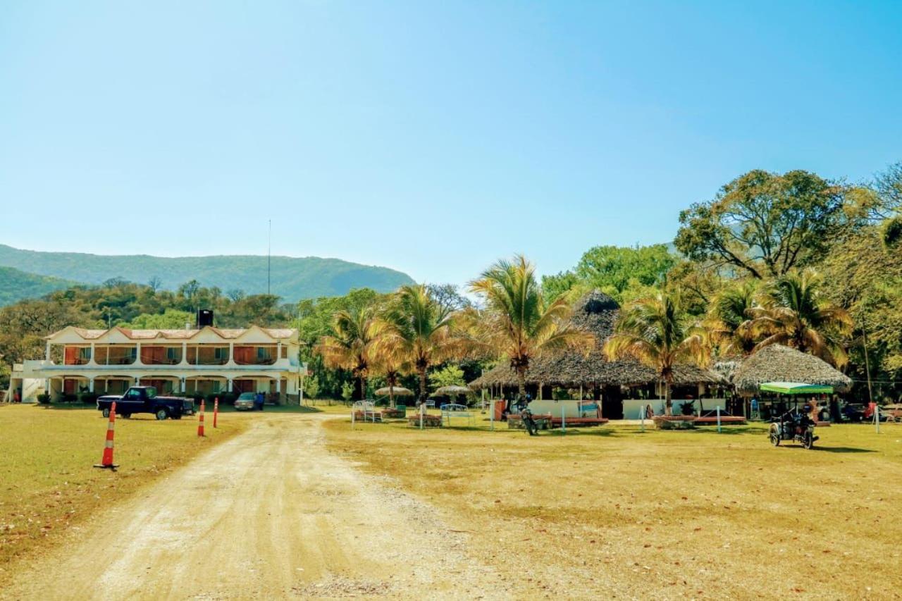 Hotel Y Restaurante El Texano Tamasopo Bagian luar foto
